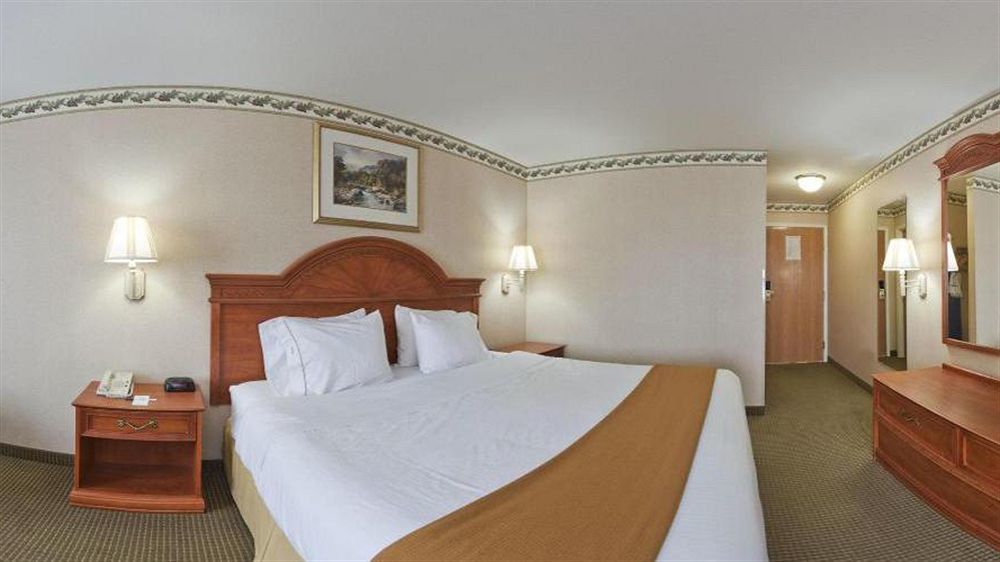 Holiday Inn Express Hotel & Suites Defiance By Ihg Εξωτερικό φωτογραφία
